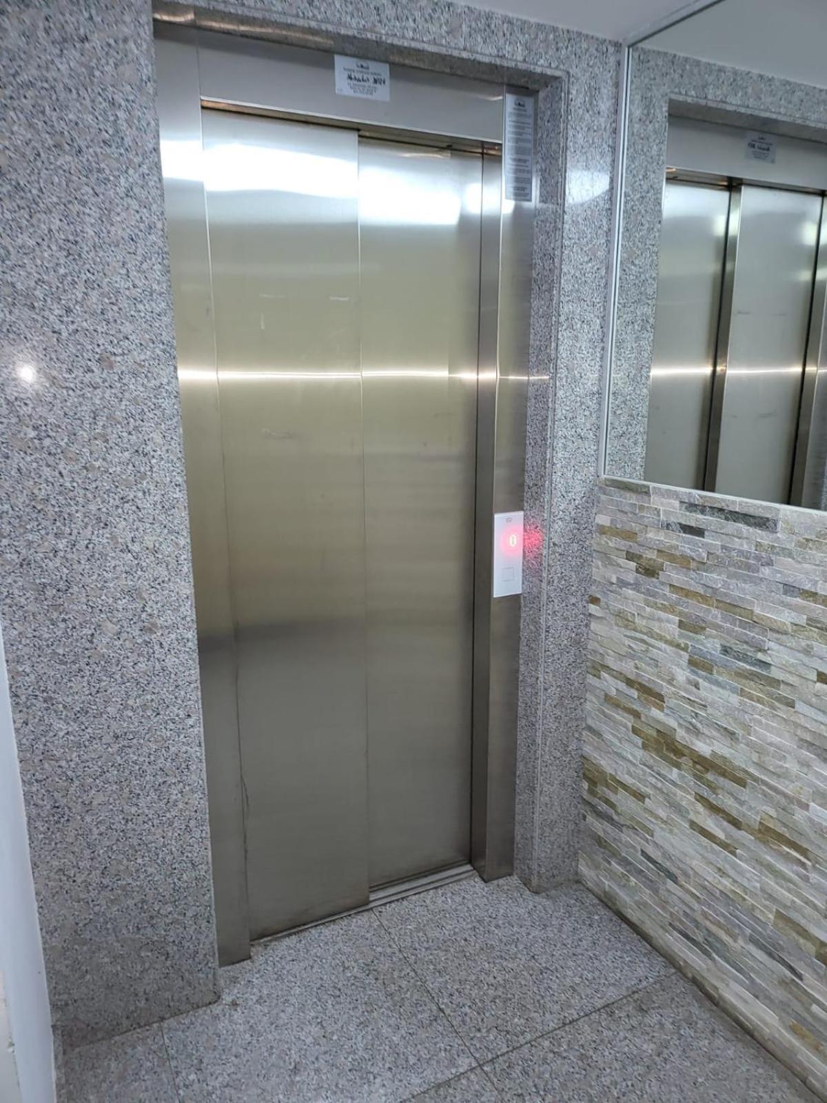 Downtown Apartment Boutique - Blue & Pink บูคาเรสต์ ภายนอก รูปภาพ